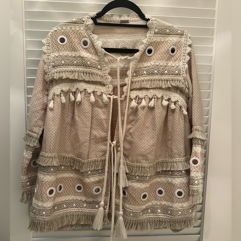 Dodo Bar Or white & creme 100% cotton jacket w decorative rivets, embroidery, Sm